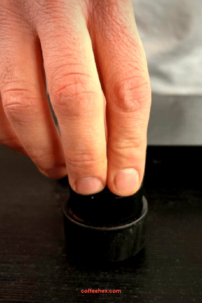 tamp coffee nanopresso